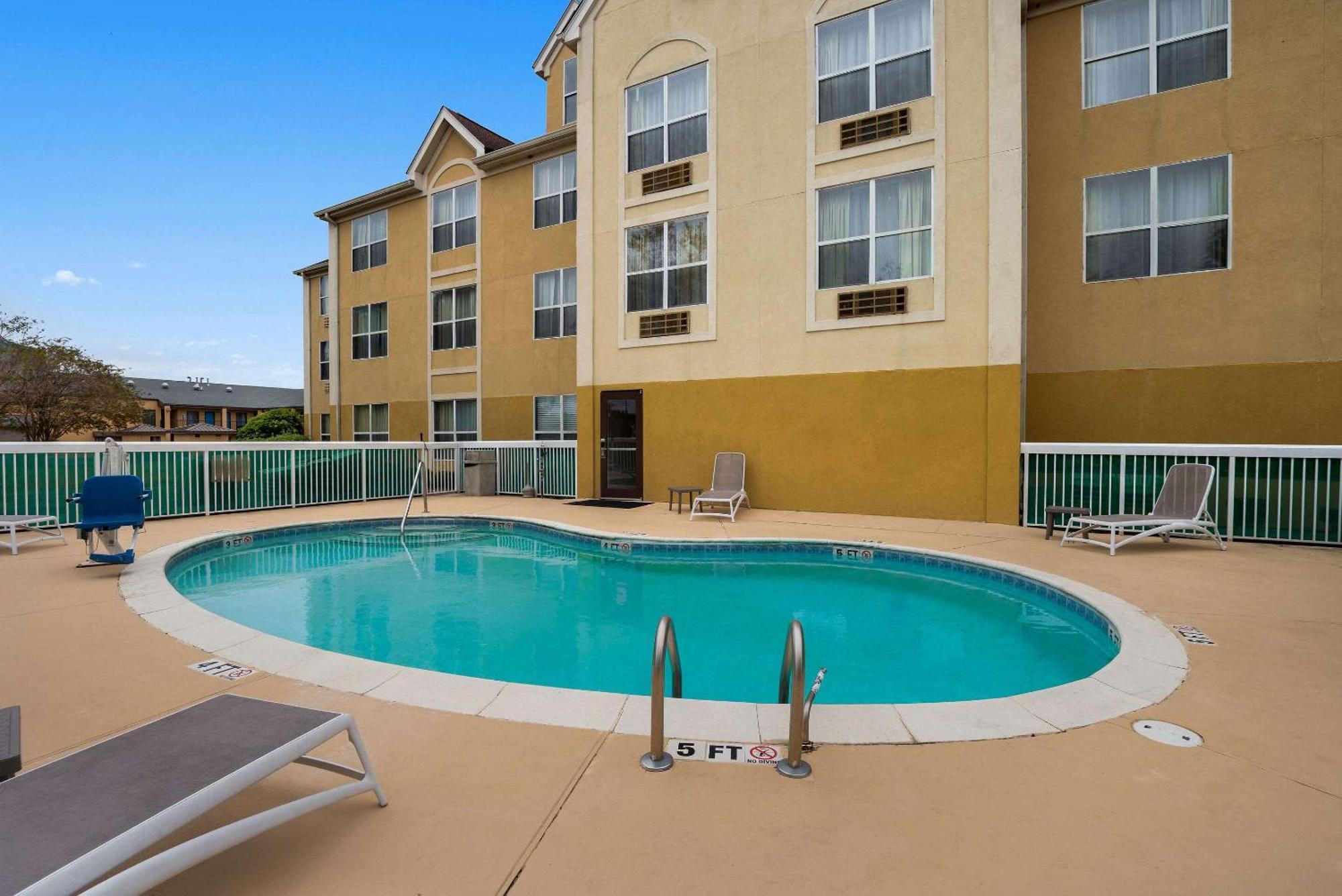 Comfort Inn & Suites Santee I-95 Eksteriør billede
